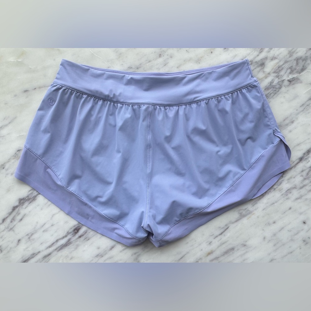 NWOT lululemon calm tides running shorts lilac smoke size 8 DISCONTINUED/RARE - Picture 4 of 16